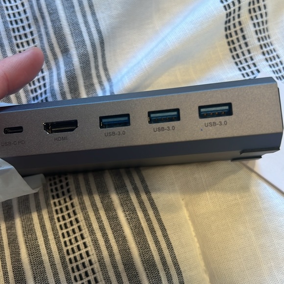 USB-C 6-in-1 Multifunction Adapter - Picture 4 of 4